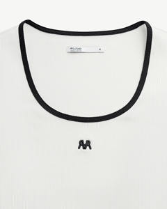 เสื้อยืดครอปคอเหลี่ยมทรงเข้ารูปคุณภาพสูงสำหรับผู้หญิง ปักโลโก้ แห้งเร็ว ระบายอากาศได้ดี ผลิตจากโพลีวิสโคสผสมสแปนเด็กซ์ เหมาะสำหรับใส่ในชีวิตประจำวัน - Product Image 6