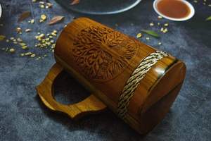 Juego de jarras de cerveza de madera artesanales con bandeja, jarras rústicas de madera con asa y bandas metálicas a precio mayorista - Product Image 2