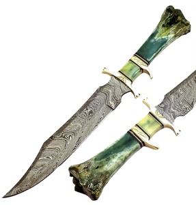 Cuchillo Bowie de Acero de Damasco Premium con Hoja Recta y Punta Clip, Duradero para Camping, Mango de Hueso de Camello Verde, Guarda de Latón, Logotipo OEM, Funda de Cuero - Product Image 4