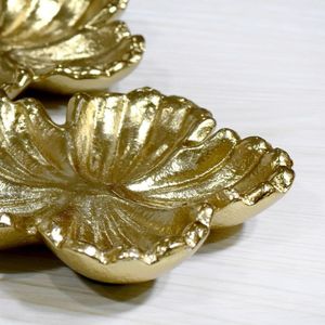Bandeja Decorativa de Metal con Forma de Hoja, Hecha a Mano, Estilo Vintage Pulido, Platos y Vajilla - Product Image 5