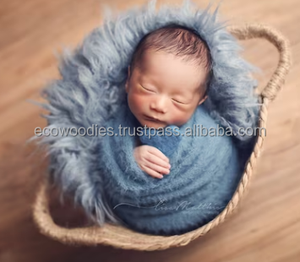 Modern Luxury Baby Wooden Bed Heart Shape Eco-Friendly Solid Wood Newborn Cot for Bedroom & Outdoor Use - Product Image 2