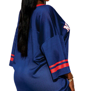 Maillot de football américain personnalisé pour femme en polyester respirant bleu, col en V oversize, style streetwear, production en gros sur mesure - Product Image 6