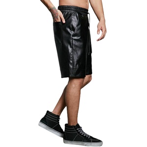 Short écologique pour homme en similicuir avec cordon de serrage et jambe large, motif uni, poches streetwear, short en similicuir pour homme - Product Image 6