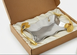 Plateau de service en acier inoxydable de qualité supérieure avec poignées en feuille d'or, finition métallique polie, parfait pour un usage résidentiel, les restaurants et les événements - Product Image 6