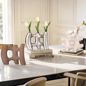 Nouveau Vase à Fleurs Métallique Fait Main Tendance Mondiale – Présentoir Floral Moderne de Luxe pour la Maison, l'Hôtel, le Restaurant, les Événements et l'International - Product Image 2
