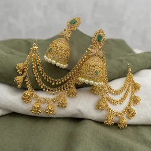 Boucles d'oreilles Jhumka ethniques en laiton plaqué or, tendance, avec pierres en zircon et perles, style chandelier, pour femmes, à porter en soirée - Product Image 2