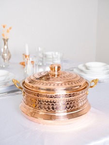 Olla de Cobre Vintage con Tapa, Forma Redonda, Asas de Aleación de Zinc, Utensilios de Cocina Metálicos, Contenedor Aislado para Mantener la Comida Caliente - Product Image 1