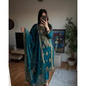 Conjunto de traje de fiesta para mujer de diseñador con trabajo de bordado pesado Top-Pent y Dupatta - Product Image 1