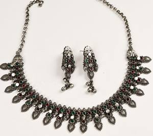 Conjunto de Joyería Étnica Bohemia para Boda: Collar y Pendientes de Ónix con Baño de Plata Antigua, Diseño de Bisel para Enamorados, Ideal para Compromiso - Product Image 5