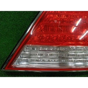 Feu arrière droit d'occasion Equus 924023B5 - Product Image 2