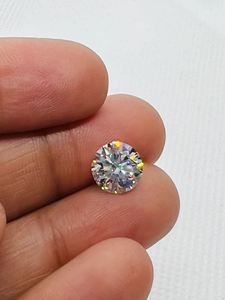 Pierre de Moissanite de 1,30 carat, taille brillant, 7 mm, créée en laboratoire, avec effet de couleur, alternative étincelante pour bague de fiançailles - Product Image 3