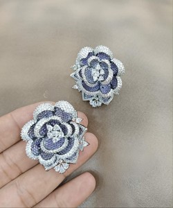 Pendientes de circonita plateados de moda con circonita esmeralda talla pera, joyería de aleación de moda para mujer, ideal para ocasiones especiales. - Product Image 3