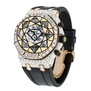 Reloj de pulsera personalizado estilo Hip Hop con bisel arcoíris, diamantes de laboratorio, caja redonda de 46 mm, oro rosa, pavé completo y correa de caucho negra. - Product Image 2