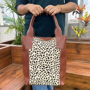 Sac fourre-tout en cuir véritable personnalisé avec panneau avant en cuir de vachette tacheté sac à main élégant fait à la main pour les femmes sacs à bandoulière quotidiens spacieux - Product Image 2