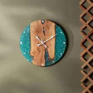 Reloj de Pared Nórdico de Resina Epoxi Turquesa con Borde Natural de Madera, Redondo, Silencioso, para Decoración Minimalista de Cocina - Product Image 1