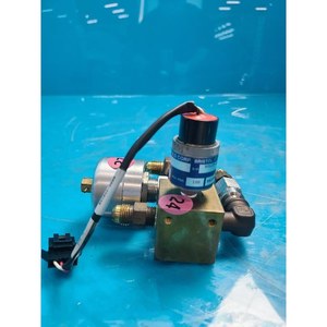 สวิตช์แรงดันขนาดเล็ก WHITMAN CONTROLS รุ่น P117G-10N-F111.6-X ใช้ได้ทันที อะไหล่อุปกรณ์เซมิคอนดักเตอร์รุ่นเก่า - Product Image 4
