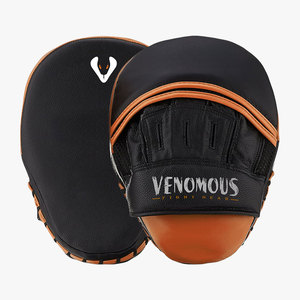 แผ่นซ้อมมวยหนังแท้ Venomous สีดำส้ม กันลื่น แบบสวม ปิดด้วยการรัด สายรัดแบบดึง  อุปกรณ์ป้องกันระดับมืออาชีพ - Product Image 1