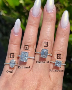 Anillo de Compromiso de Moissanita con Halo Oculto y Engaste Pavé, Plata de Ley 925, Joyería Minimalista para Mujer para Bodas y Aniversarios - Product Image 1