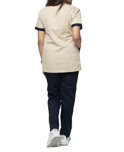 Ensemble d'uniformes médicaux unisexes personnalisés et tendance à manches courtes pour l'été, avec imprimé dessiné à la main, style jogger - Product Image 1