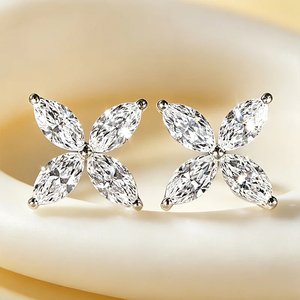 Pendientes de Diamantes Cultivados en Laboratorio de Oro de 14K, para Uso Diario, Joyería Fina Ética Certificada, 3 Quilates, Claridad VVS VS, Excelente - Product Image 1