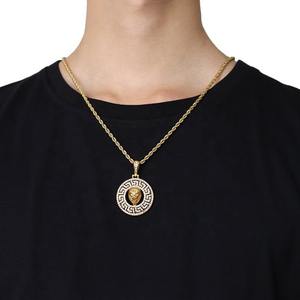 Pendentif Tête de Lion en Diamant, Argent et Or, Très Demandé, Style Hip Hop Bling, Bijou Animalier pour Fêtes, Disponible à Bon Prix - Product Image 4