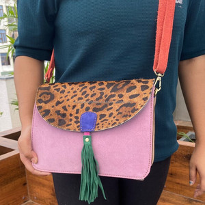 กระเป๋าสะพายคาดลำตัวหนังนิ่มสีสดใสพิมพ์ลายสัตว์สำหรับผู้หญิงกระเป๋าถือหนังรีไซเคิลแบบยั่งยืน - Product Image 2