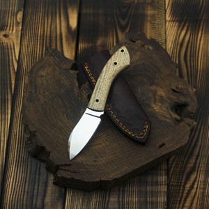 Cuchillo de Desollar de Acero de Diseño Único con Hoja Fija, Mango de Madera de Fresno, ODM OEM, Cuchillo Utilitario de Acero Integral para Bushcraft y Camping - Product Image 4