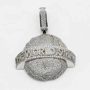 Pendentif Iced Out World Is Yours en Moissanite et Diamant, Argent 925, Collier Statement Hip Hop - Product Image 3