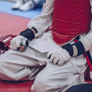Guantes de Boxeo MMA de Cuero Duradero de la Mejor Calidad con Cierre para Entrenamiento de Fitness, Sparring y Grappling, Unisex - Product Image 3