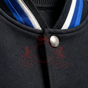 Veste Letterman pour homme, coupe classique, col rabattu, fermeture boutonnée, color-block, en vente - Product Image 5