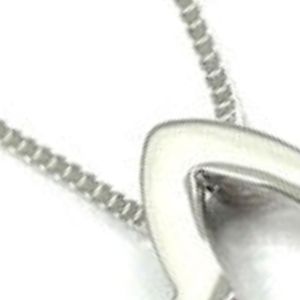 Collier Feuille de Lierre Ouverte Extra Petite, Bijou Plaqué Or Élégant pour Femme, Accessoire de Mode de Luxe avec Feuille Botanique Délicate - Product Image 5