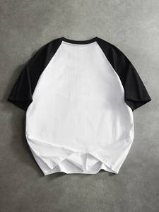 Camiseta de Manga Raglán de Algodón para Hombre, Cuello Redondo, Corte Regular, Color Sólido, Estilo Casual, Negro con Ribete en Blanco, Tejido de Punto Jersey - Product Image 2