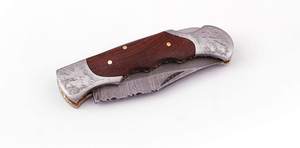Cuchillo de bolsillo de grado industrial con mango parcialmente de madera con incrustaciones de acero de Damasco, bolsteros grabados, cuchillos plegables, directo de fábrica OEM - Product Image 2