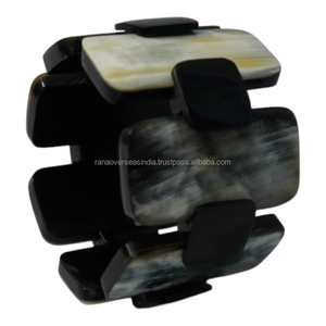 Bracelet Élégant Fait Main en Os Poli, Écologique, Classique et Extensible, Accessoire de Mode pour Femmes et Filles - Product Image 4