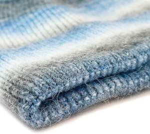 Bonnet tricoté tie-dye à revers, personnalisé avec logo brodé, chaud, doux, en laine rayée, collection hiver 2026 - Product Image 3