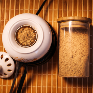 Poudre d'agarwood 100% pure / Parfaite pour l'encens / Qualité supérieure / Fabriqué au Vietnam / Mme Alina - Product Image 4