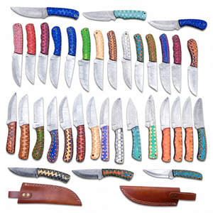 Cuchillo de acero de Damasco hecho a mano con mango colorido y funda de cuero, cuchillo de camping. - Product Image 2