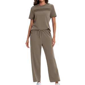 Ensemble décontracté deux pièces pour femme : haut ample à manches courtes et pantalon à cordon de serrage – Tenue d'été en coton avec logo personnalisé - Product Image 3