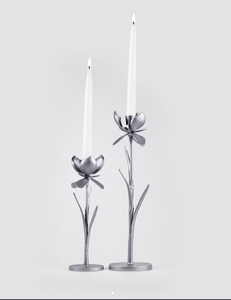Ensemble de luxe de 2 bougeoirs décoratifs en métal à motif floral pour la décoration de la maison et les tables de mariage - Product Image 3