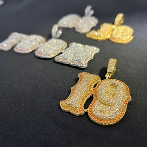 Collar personalizado con colgante de letra estilo hip hop para hombre y mujer, con diamantes de imitación CZ, chapado en oro y plata, con letras del alfabeto tipo burbuja. - Product Image 3