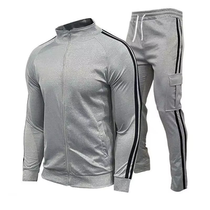 Ensemble de survêtement noir pour homme avec fermeture éclair intégrale et bandes blanches, tenue de sport pour jogging, sweat-shirt et pantalon en polyester à séchage rapide, idéal pour l'automne - Product Image 1