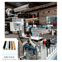 Machine d'enrobage de profilés en bois, plastique, aluminium, WPC, PUR et placage pour moulures de cadres en bois
