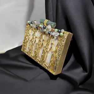 Bolso de mano moderno hecho a mano con piedra natural ecológica y nácar, accesorio de noche elegante y único. - Product Image 3