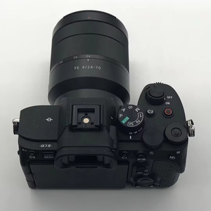 กล้องมิเรอร์เลส Sony A7R IV มือสอง พร้อมเลนส์ 24-70 F4 สำหรับมืออาชีพ ถ่ายวิดีโอแบบ Vlogging ความละเอียด 4K HD 50MP รับประกัน 1 ปี ระบบโฟกัส 567 จุด ระดับ A - Product Image 4