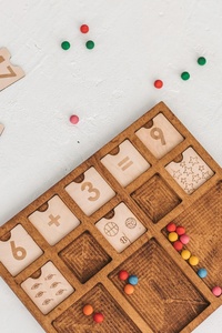 Montessori มีถาดนับจำนวนและจำนวนเครื่องมือการสอนสำหรับเด็กวัยเรียนและเด็กอนุบาลกรอบรูปรวมอยู่ด้วย - Product Image 2