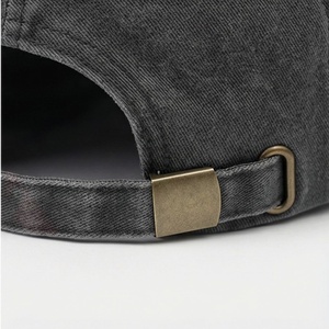 Gorra de béisbol de mezclilla negra lavada con emblema de nudo circular bordado, diseño para mujer, estilo moderno, cómoda y a la moda. - Product Image 6