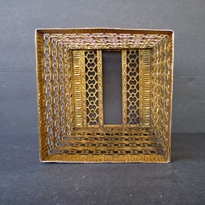 กล่องใส่กระดาษทิชชูโลหะสีทอง Royal Look พร้อมลวดลายฉลุ เหมาะสำหรับการตกแต่งภายในแบบดั้งเดิมและหรูหรา กล่องทิชชูจากอินเดีย - Product Image 5