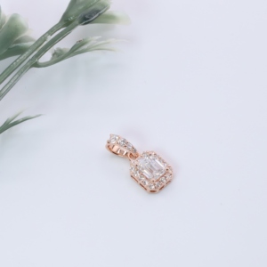 Collier Pendentif Classique en Or Rose pour Femme avec Diamant de Laboratoire Taille Émeraude et Micro-Pavé, Idéal pour Fiançailles et Mariage, Bijou Fin - Product Image 4