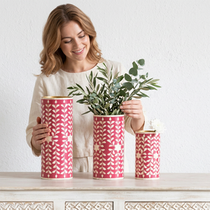 Ensemble de 3 pots et jardinières modernes en os et résine à motifs roses, écologiques, pour la décoration intérieure et la décoration des plantes - Product Image 1