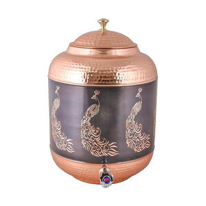 Fontaine à eau en cuivre à finition martelée de luxe avec robinet en laiton pour une décoration élégante de la cuisine et de la salle à manger - Product Image 1